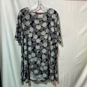 Cyrus 2x black white short sleeve top circle patterns nwt perfect hi low hemline